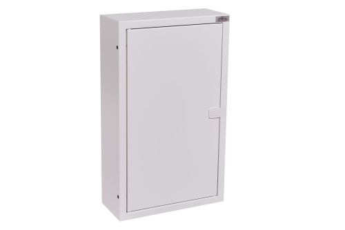 Metalowa natynkowa obudowa modułowa o wymiarach 31 cm na 52 cm i głębokości 13 cm. Zamykana na zatrzask. Z możliwością zamontowania do 36 zabezpieczeń.