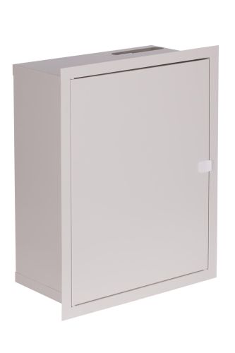 Podtynkowa rozdzielnica licznikowa wykonana z wysokiej jakości metalu o wymiarach 40 cm na 50 cm i głębokości 21 cm. Obudowa umożliwia zamontowanie 1 licznika trójfazowego i 24 zabezpieczeń, zamknięcie na zatrzask.