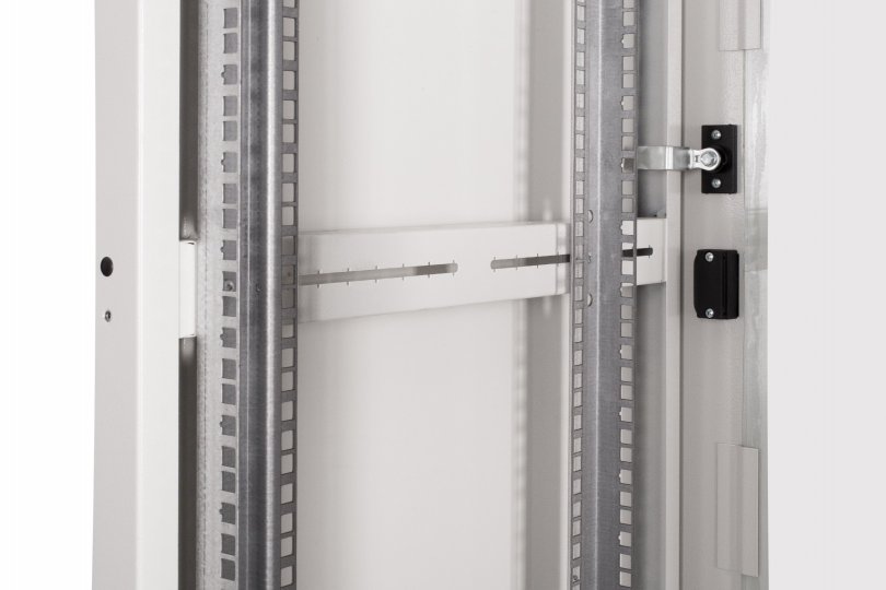 Szafa rack stojąca Beta-Light Sabaj, wnętrze szafy